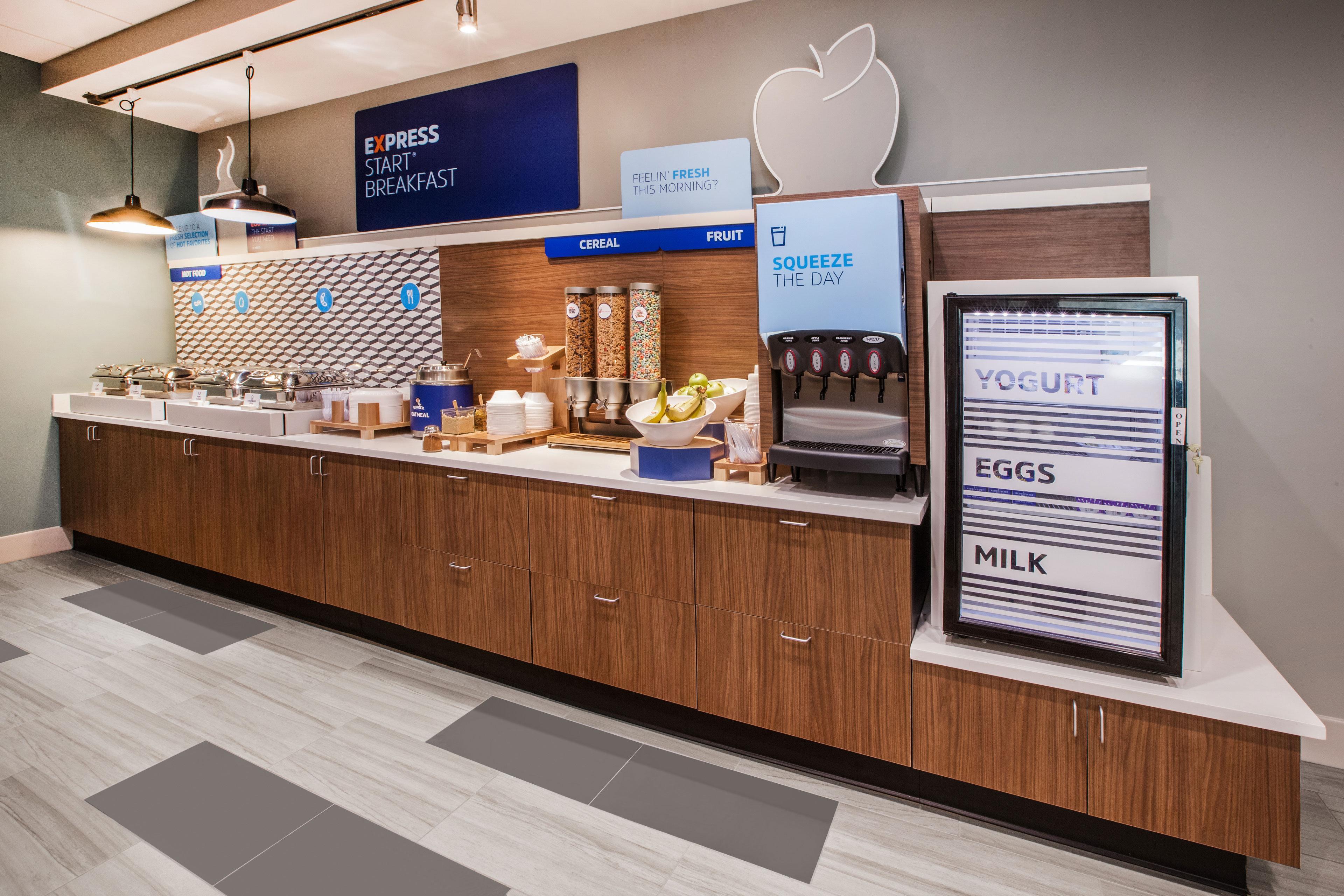 Holiday Inn Express Bakersfield By Ihg Exterior photo